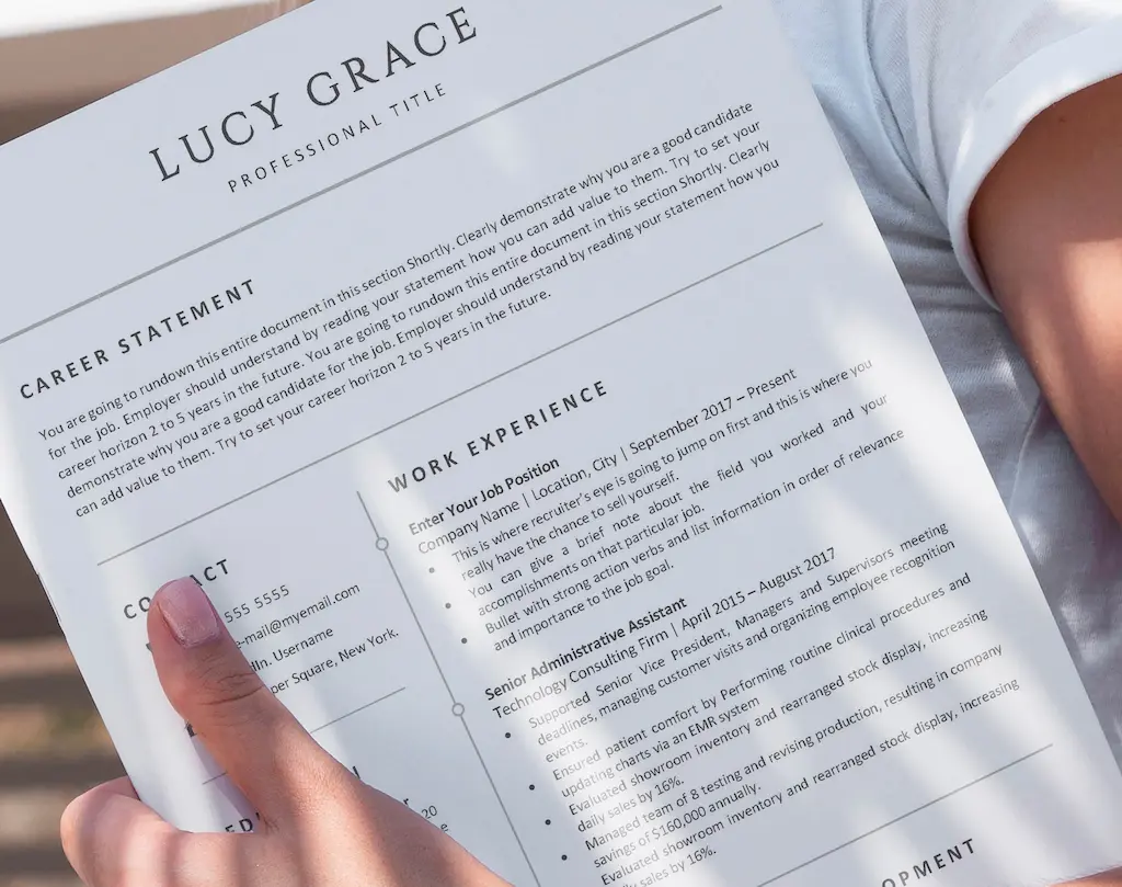 Professional_Resume_Template_Lucy_Grace_Cv on hand