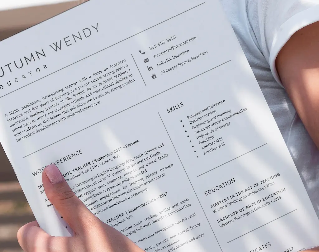 Teacher_Resume-Template_Autumn_Wendy_Cv on hand