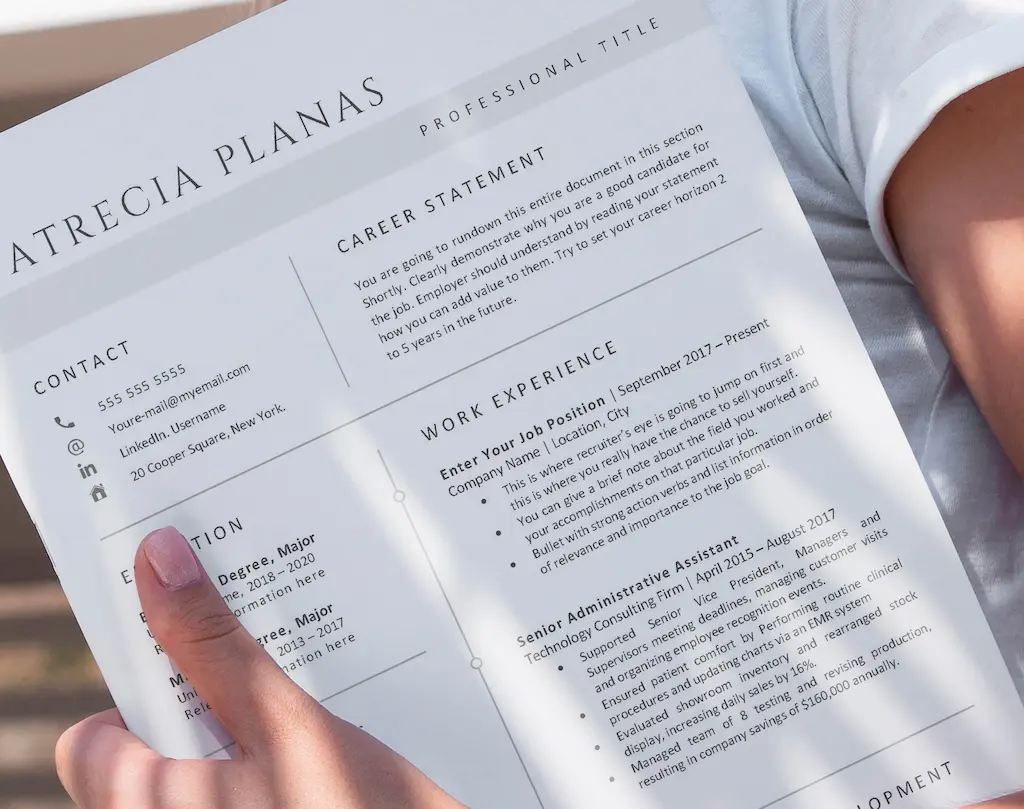 Minimalist_Resume_template_Patricia_Plans_Cv on hand